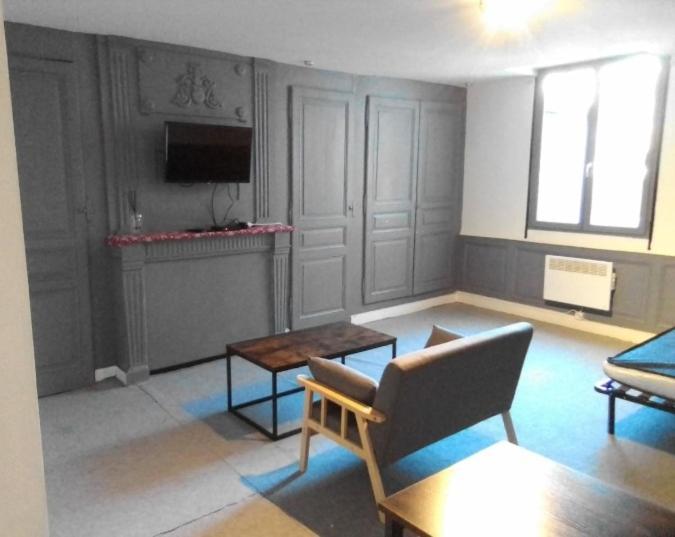 Appartement Tout Equipe Hypercentre ลิมอจส์ ภายนอก รูปภาพ